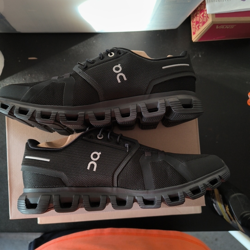 On Running Men's Black Athletic Shoes - Picture 2 of 8